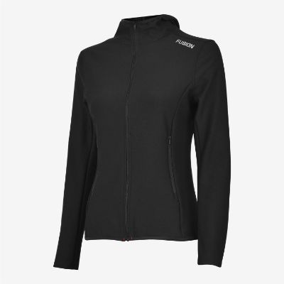 Stilfuld og funktionel Women's Recharge Hoodie med lynlås, opkradset fleece og unik isoleringsevne. Perfekt til aktive kvinder, der søger komfort og stil i farven Black