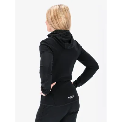 Stilfuld og funktionel Women's Recharge Hoodie med lynlås, opkradset fleece og unik isoleringsevne. Perfekt til aktive kvinder, der søger komfort og stil i farven Black