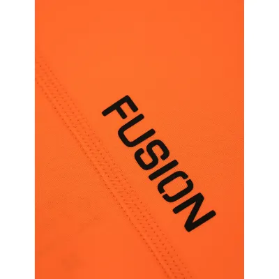 Fusion Neck Gaiter HI-VIS er den perfekte løsning til at beskytte mod kulde og vind på de koldeste dage. Den tætsiddende halsedisse er fremstillet med blød og varmende flis og er designet med synlig og sikker HI-VIS for øget synlighed.