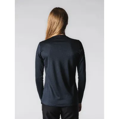 Mørkeblå Fusion Women's Technical Merino 150 LS er den perfekte blanding af funktionalitet og komfort. Den innovative to-sidet metervare kombinerer merinoulds naturlige egenskaber med polyesters slidstærke kvaliteter for en alsidig trøje, ideel til hverdagsbrug og træning.