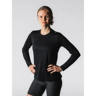 Sort Fusion Women's Technical Merino 150 LS er den perfekte blanding af funktionalitet og komfort. Den innovative to-sidet metervare kombinerer merinoulds naturlige egenskaber med polyesters slidstærke kvaliteter for en alsidig trøje, ideel til hverdagsbrug og træning.