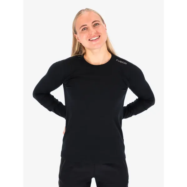 Sort Womens Merino 220 LS tilbyder den allerbedste kvalitet med 100% mulesing-free merinould. Med optimal temperaturregulering og selvrensende egenskaber holder denne uld dig behageligt varm eller kølig, uanset vejret.