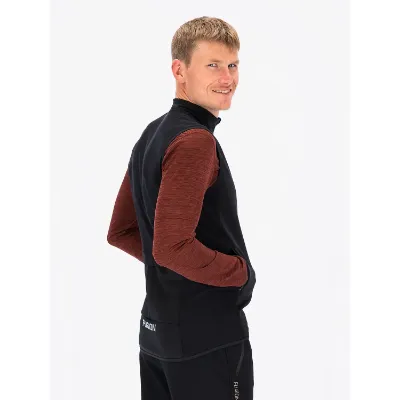 Fusion Recharge Softshell Vest er din pålidelige ledsager til en aktiv hverdag, der leverer alsidig funktionalitet og komfort i ét. Med sin vand- og vindafvisende konstruktion og velventilerende design holder denne vest dig beskyttet og behagelig under forskellige vejrforhold.