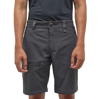 Haglöfs Mid Standard Zip-Off Pant. Disse alsidige bukser kombinerer funktionalitet og komfort med deres slidstærke Climatic™ materiale. Udstyret med to åbne håndlommer og en praktisk lynlåslomme på låret.
